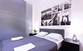 Amen Aparthotel Curie 8